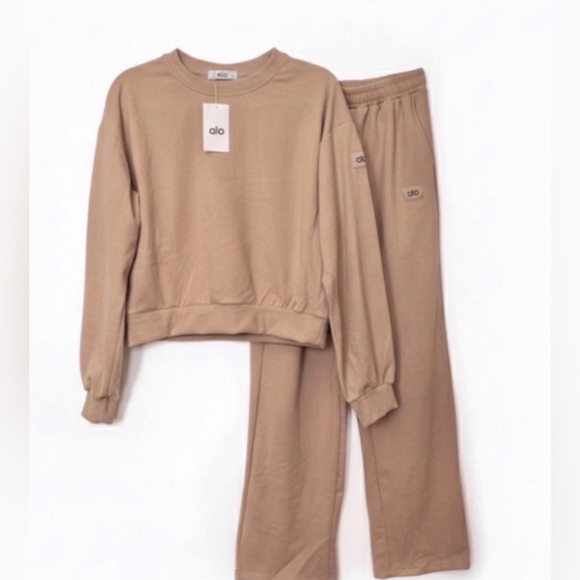 Alo Yoga "Apricot" Lounge Set – Everyday Luxury Size Large - Picture 1 of 10